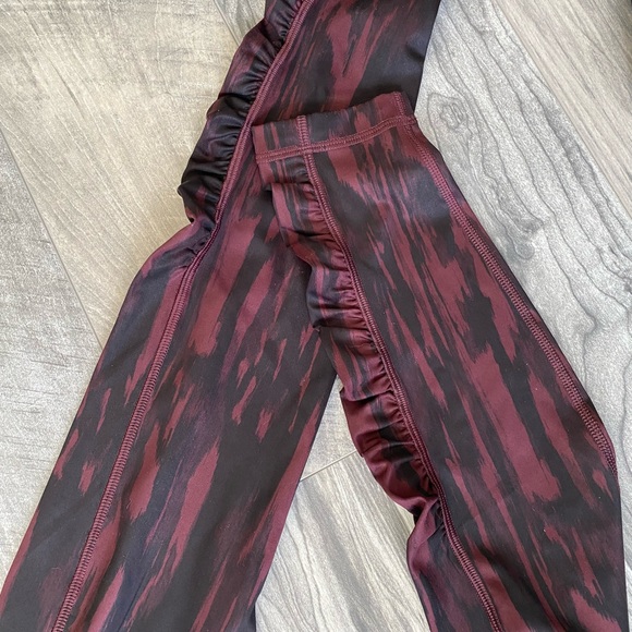 Lululemon Speed Tight Size 6 - Picture 4 of 5